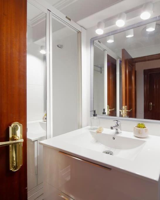 Apartamento Maura 2 Dormitorios Οβιέδο Εξωτερικό φωτογραφία